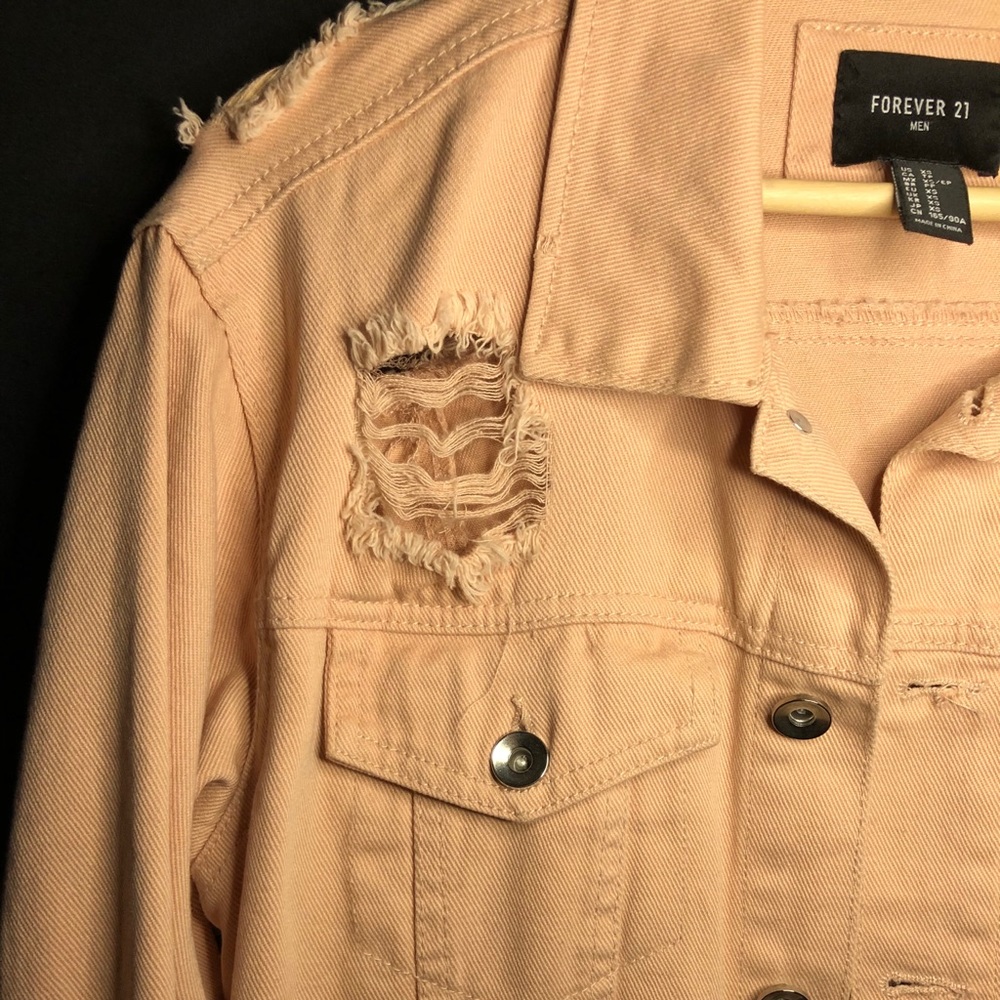 FOREVER 21 DISTRESSED JEAN JACKET XS